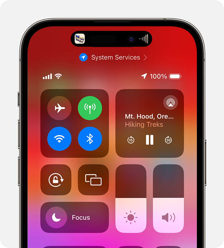 O ícone do AirPlay aparece no grupo de controles de reprodução de mídia no canto superior direito da tela no iPhone