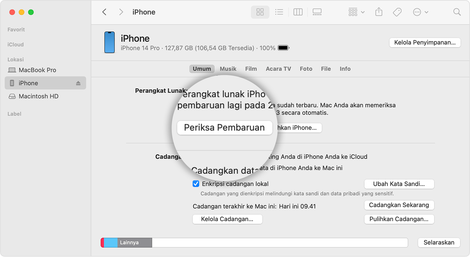 Layar Mac menampilkan cara menggunakan Finder untuk memeriksa penyimpanan di perangkat iOS