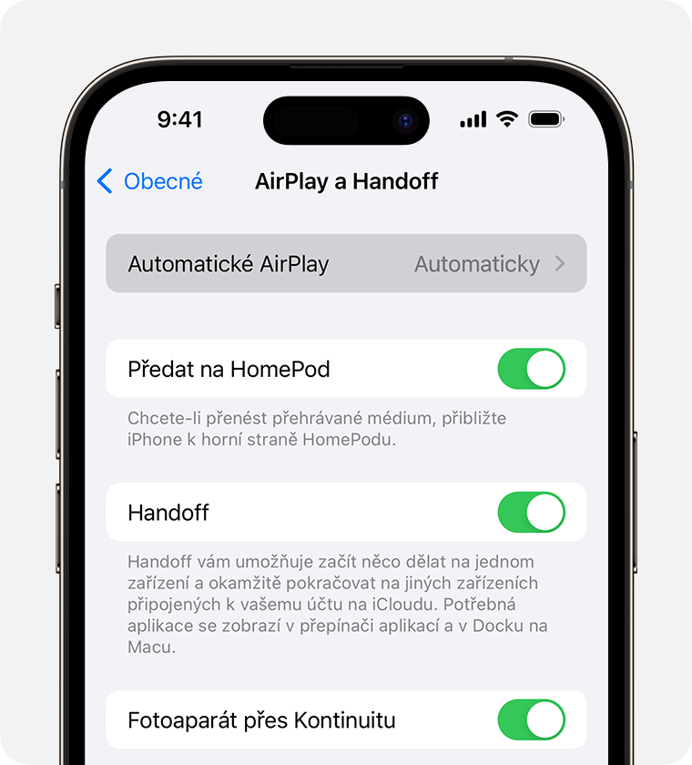 Možnost Automatické AirPlay s vybranou volbou Automaticky na obrazovce AirPlay a Handoff na iPhonu