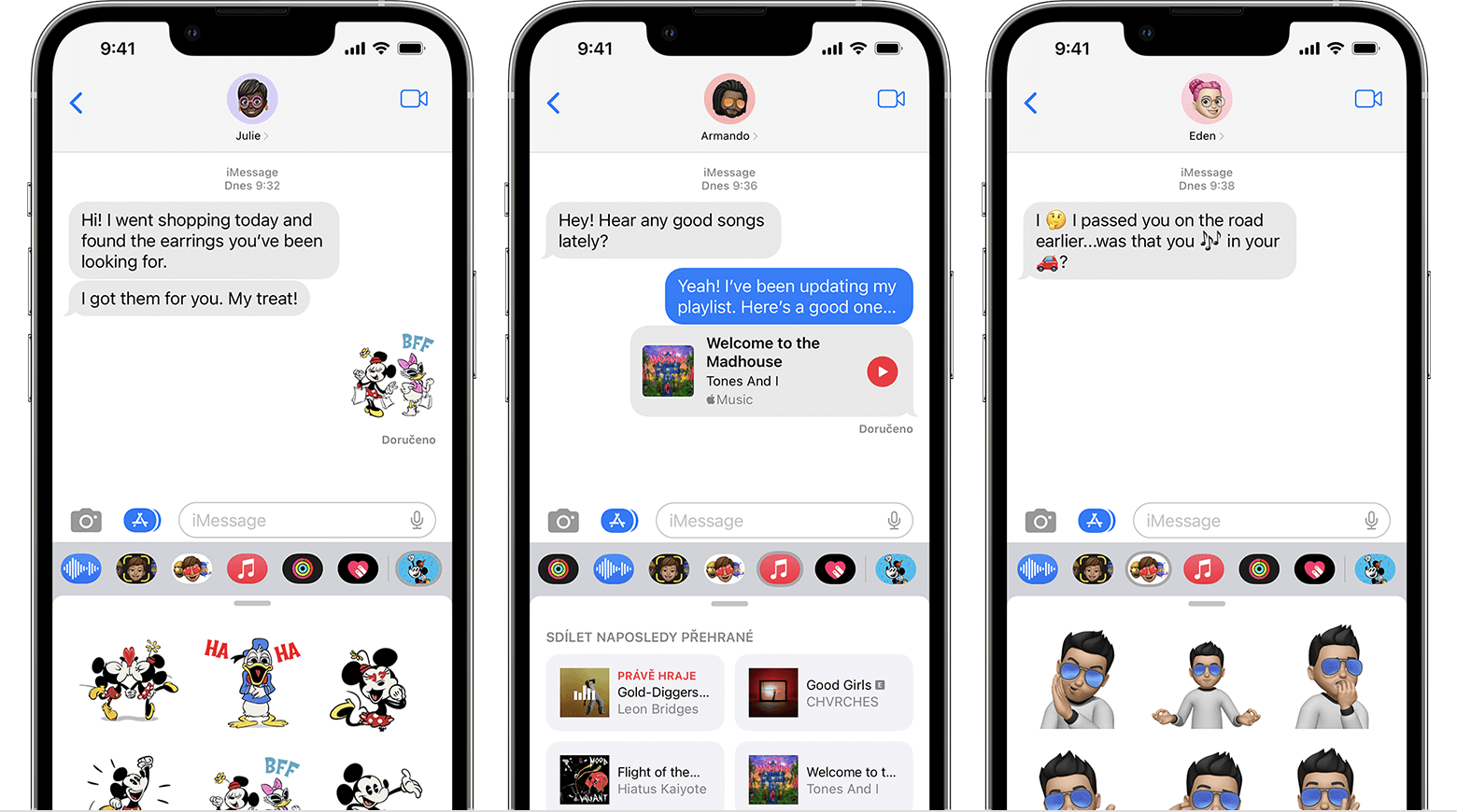 iPhone zobrazující aplikace pro iMessage v konverzaci