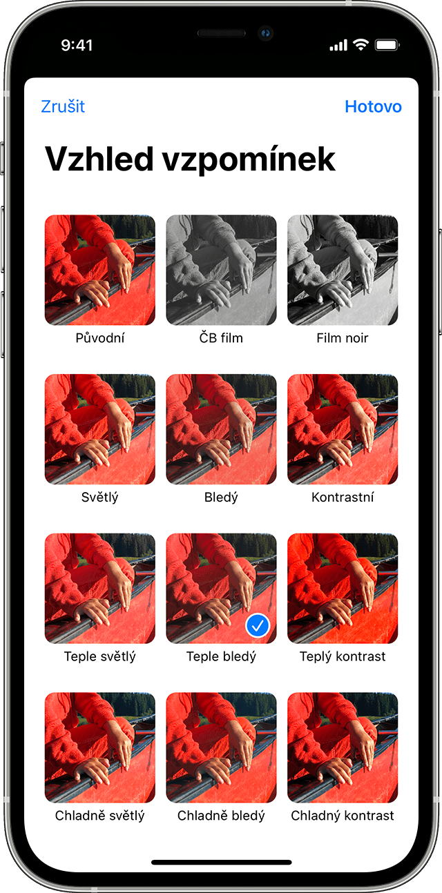 iPhone zobrazující obrazovku Vzhled vzpomínek v aplikaci Fotky