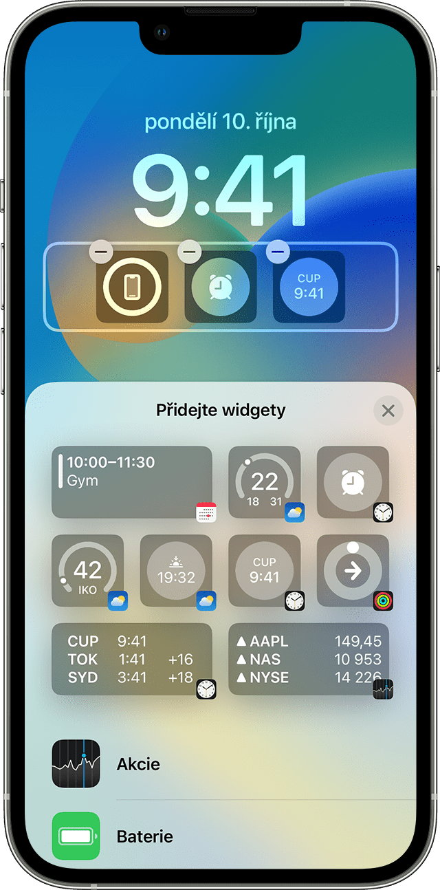 Obrazovka iPhonu zobrazující, jak přidat widgety na zamčenou obrazovku