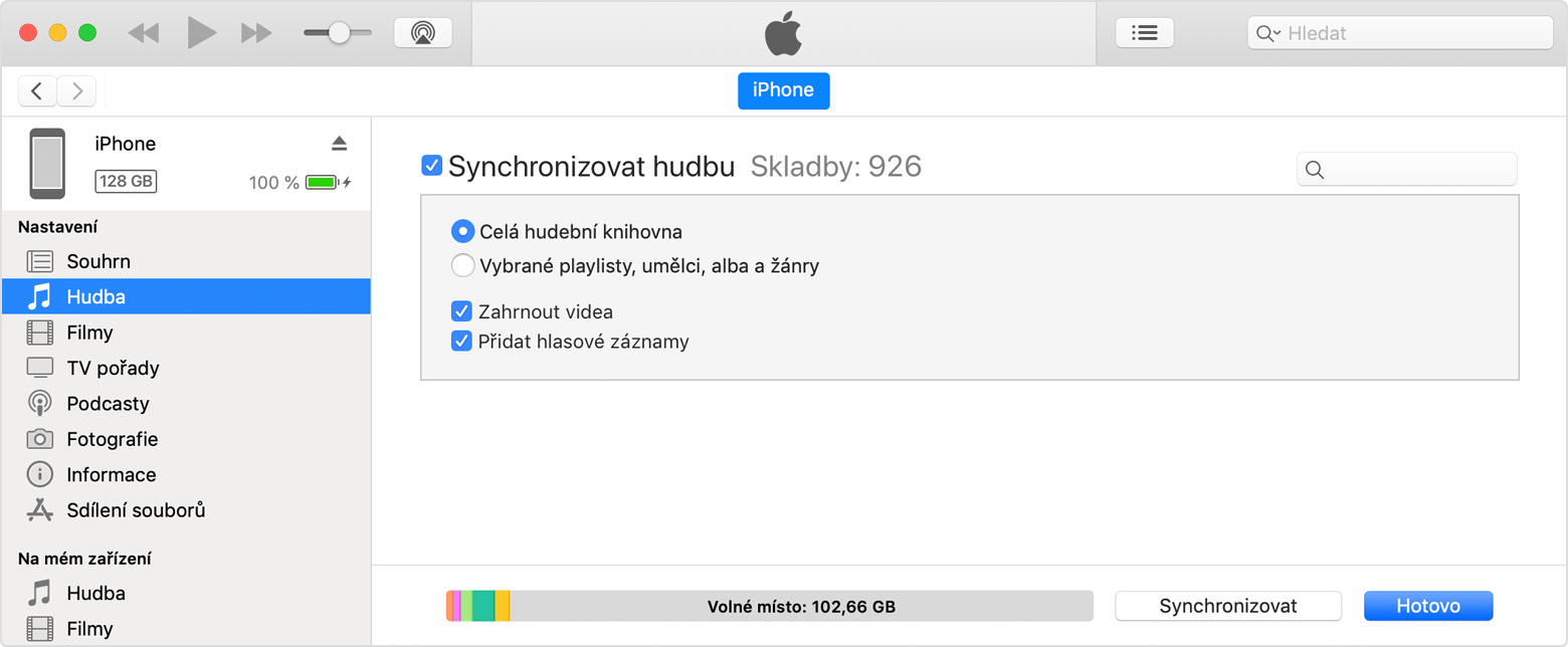 Políčko vedle volby Synchronizovat hudbu v iTunes.