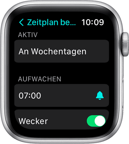 Ein Apple Watch-Bildschirm, auf dem die Optionen zum Bearbeiten eines vollständigen Schlafplans angezeigt werden