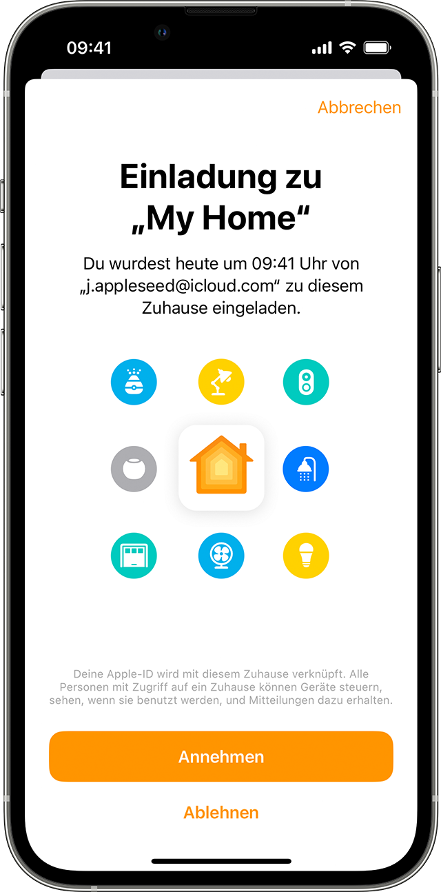 iPhone mit Zuhause-Einladung in der Home-App