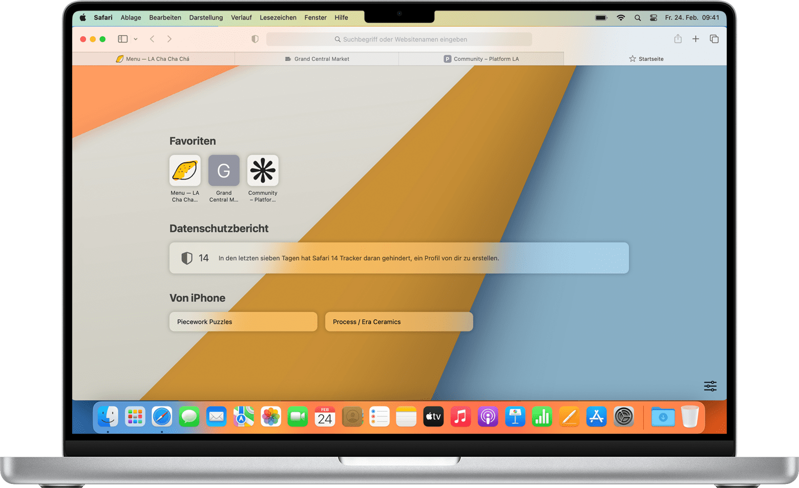 Abbildung eines MacBook-Bildschirms. Unter "Favoriten" und "Datenschutzbericht" befindet sich der Bereich "Von Johns iPhone" mit zwei geöffneten Tabs.