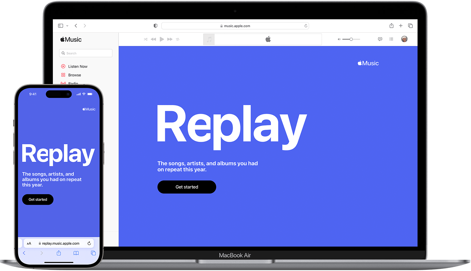 Mac ja iPhone, joissa näkyy Replay-verkkosivusto