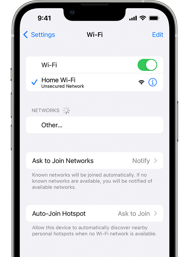„iPhone“ įrenginys, kuriame rodomas „Wi-Fi“ ekranas. Šalia „Wi-Fi“ tinklo pavadinimo yra mėlyna varnelė.