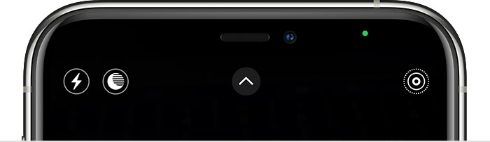 iPhone のステータスバーに緑色のインジケータランプが点灯しているところ