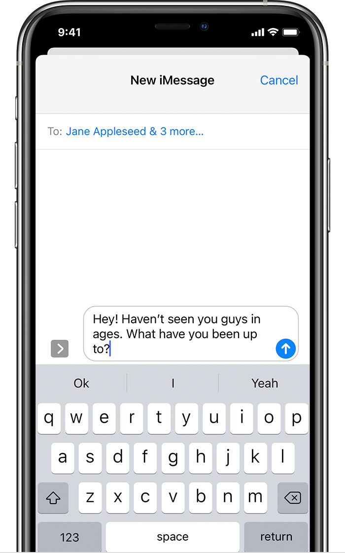 „iPhone“, kurio ekrane rodoma, kaip siųsti grupės tekstinį pranešimą. Pranešimas įvedamas, bet dar neišsiųstas.