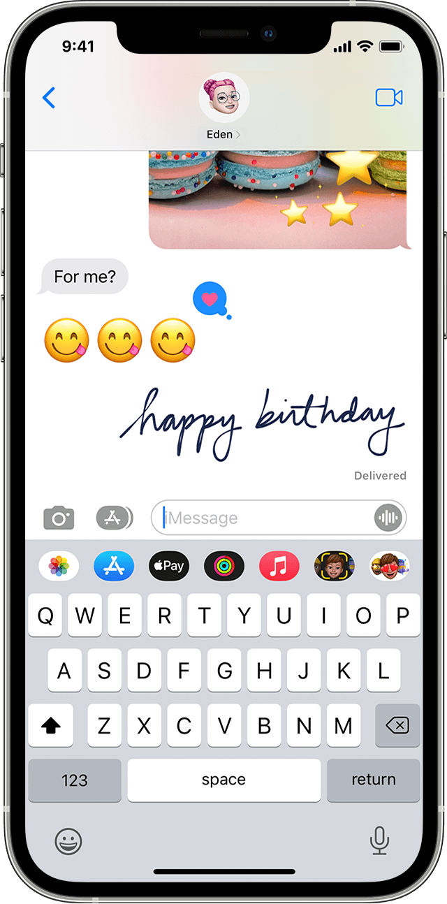 iPhone en el que se muestra una nota escrita a mano en Mensajes