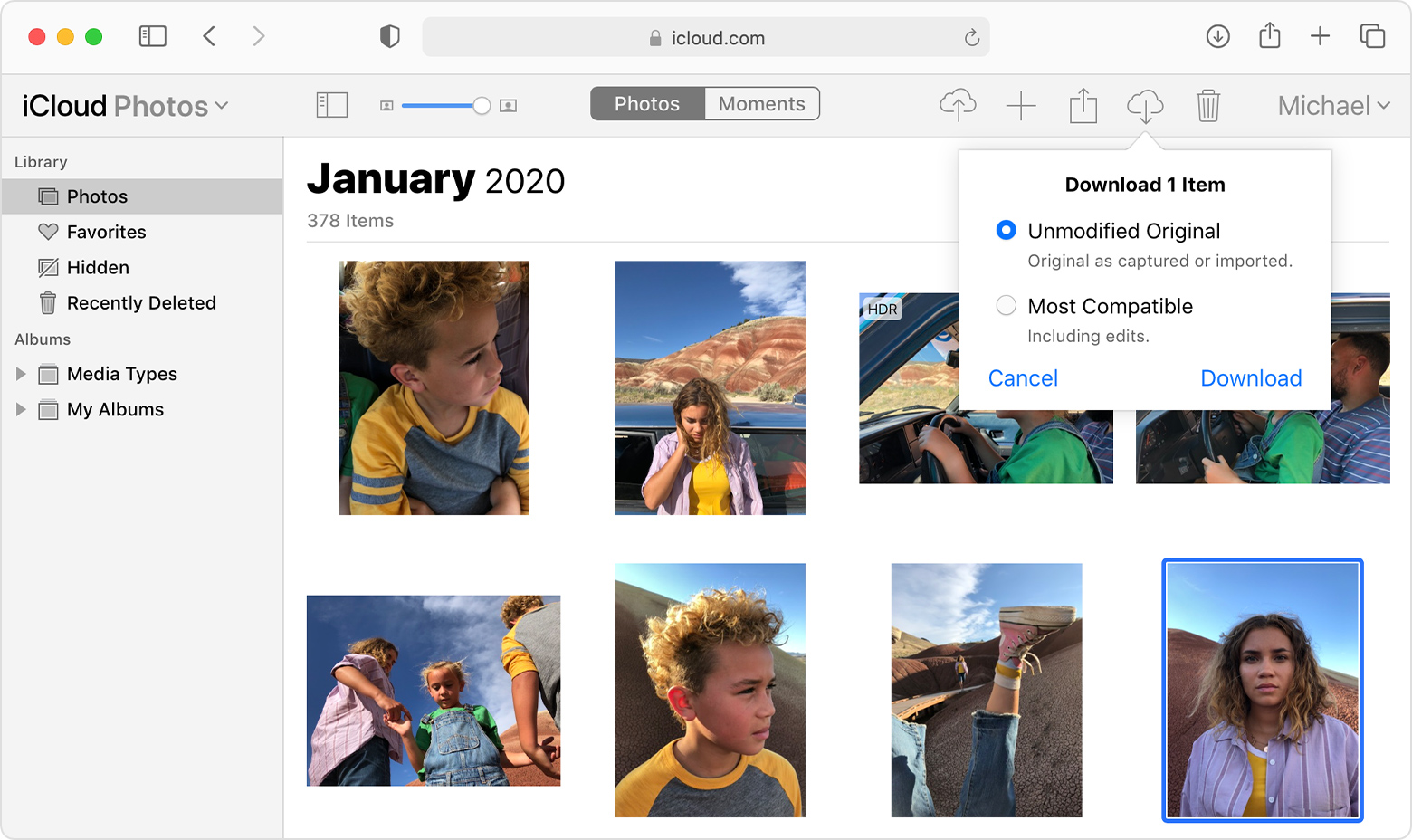 Fenêtre du navigateur Safari affichant les options de téléchargement de Photos iCloud