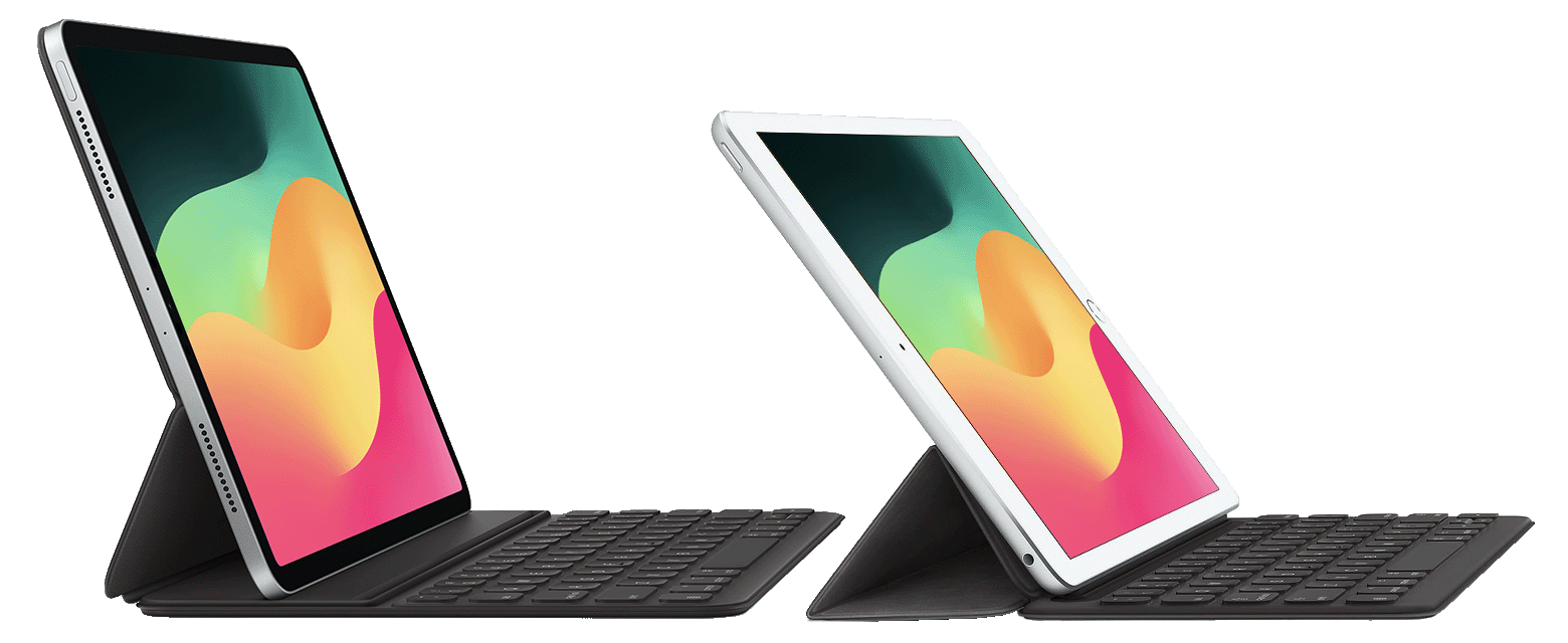 Два устройства iPad, одно — с клавиатурой Smart Keyboard Folio, второе — с клавиатурой Smart Keyboard 