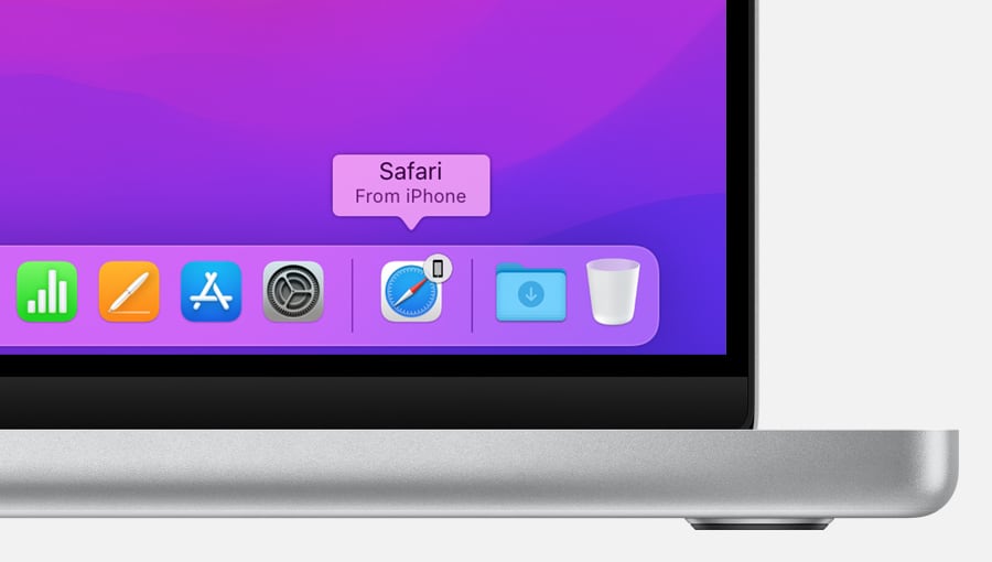 Dock ב-macOS המציג את סמל היישום Safari עם התווית 'מ-iPhone‏'