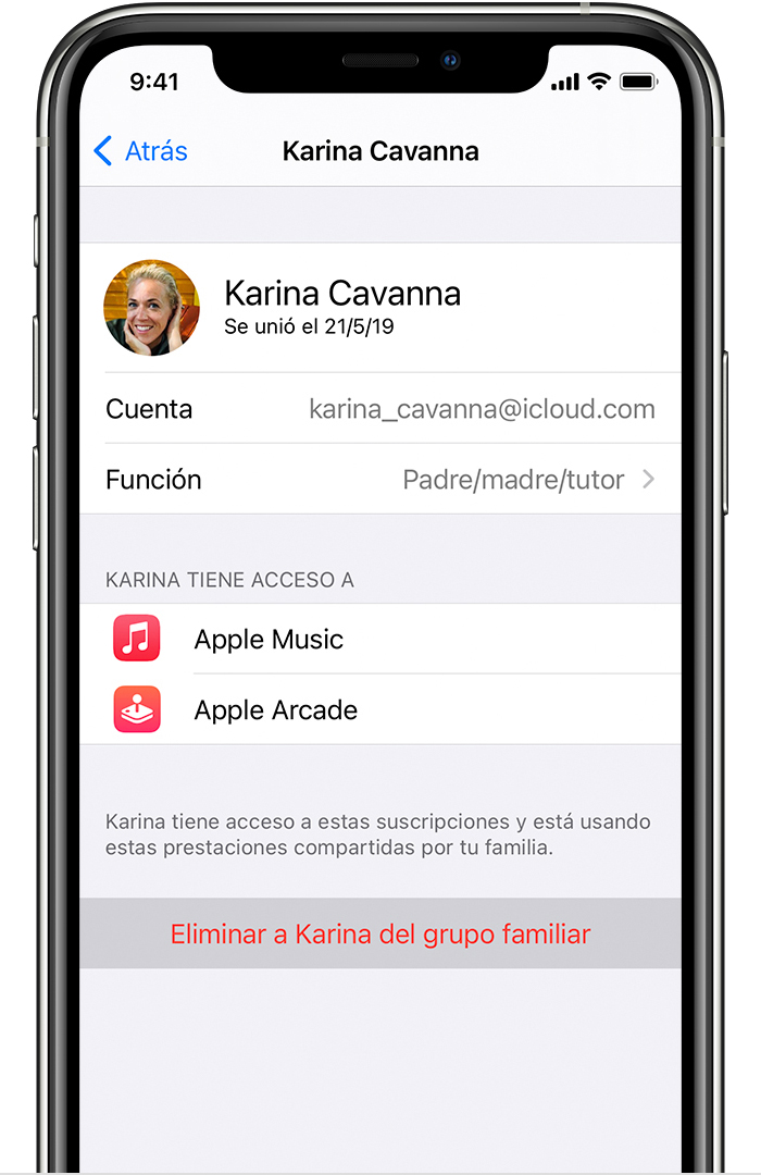iPhone que muestra la opción Eliminar a Karina del grupo familiar.