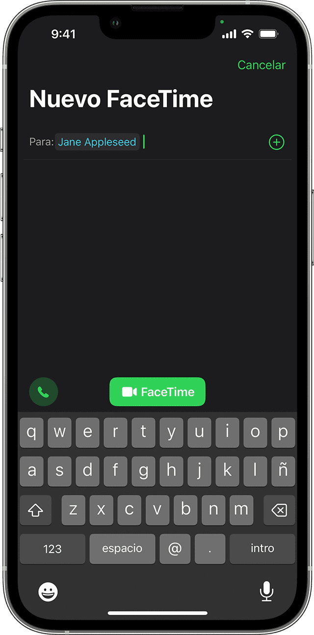 Un iPhone que muestra la app Teléfono durante una llamada con Jane Appleseed. El botón FaceTime está en la segunda fila de iconos en el centro de la pantalla.
