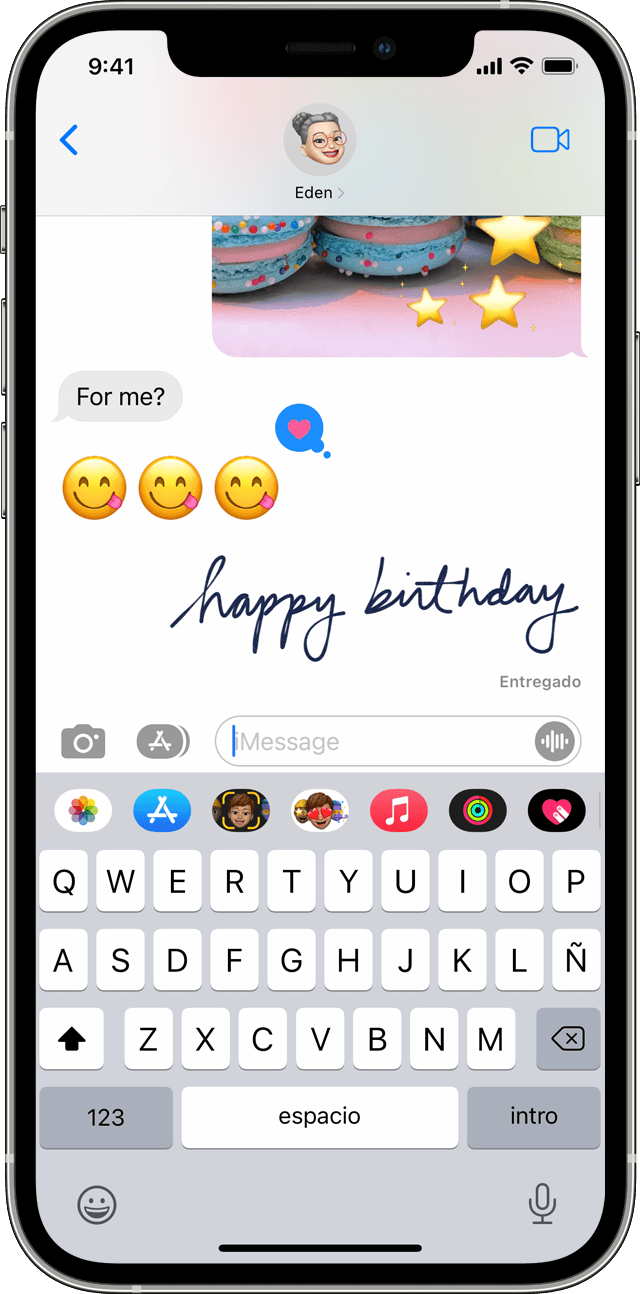 iPhone con una nota escrita a mano en Mensajes