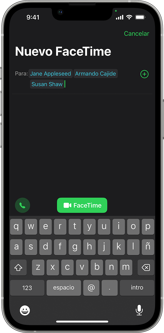 iPhone en el que se muestra cómo iniciar una llamada de FaceTime en grupo desde la app FaceTime