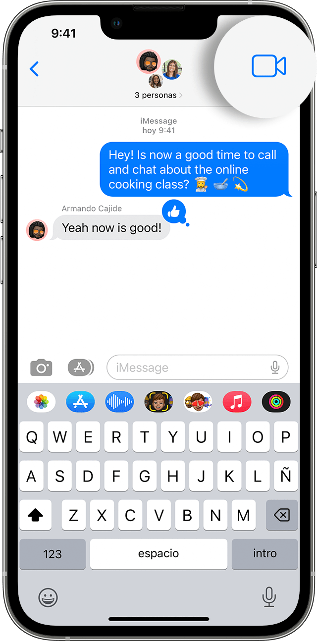 iPhone en el que se muestra cómo hacer una llamada de FaceTime en grupo desde la app Mensajes