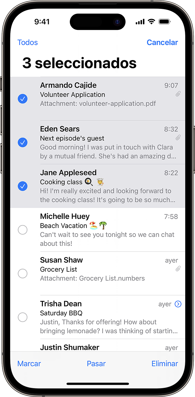 iPhone en el que se muestra la app Mail con tres mensajes seleccionados