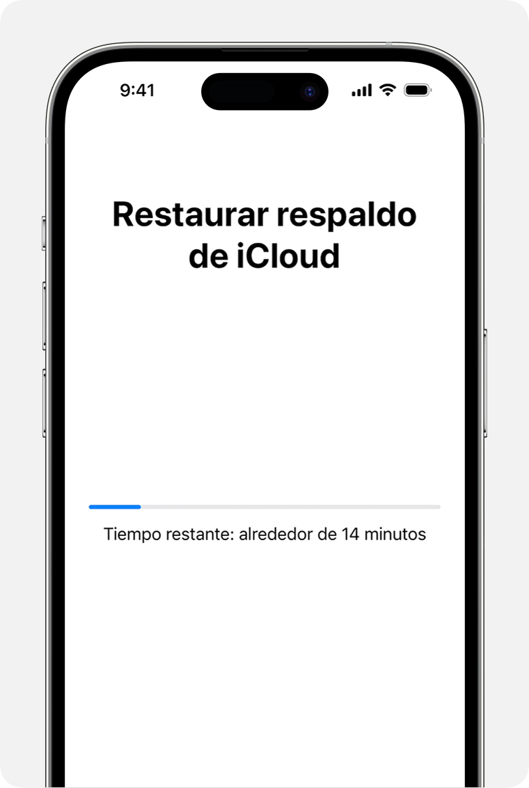 Un iPhone en el que se muestra el estado de restauración del dispositivo desde un respaldo en iCloud