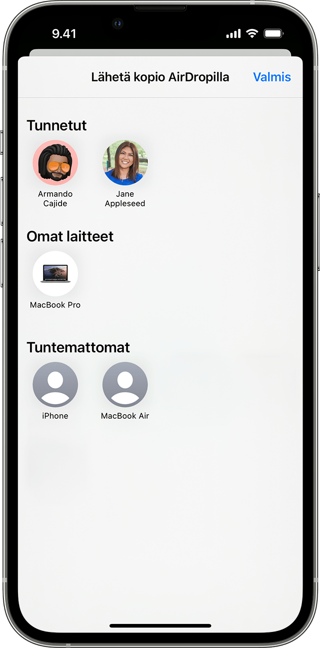 iPhonen valikko, jossa voit valita yhteystiedon tai laitteen, jolle haluat jakaa sisältöä AirDropin avulla.