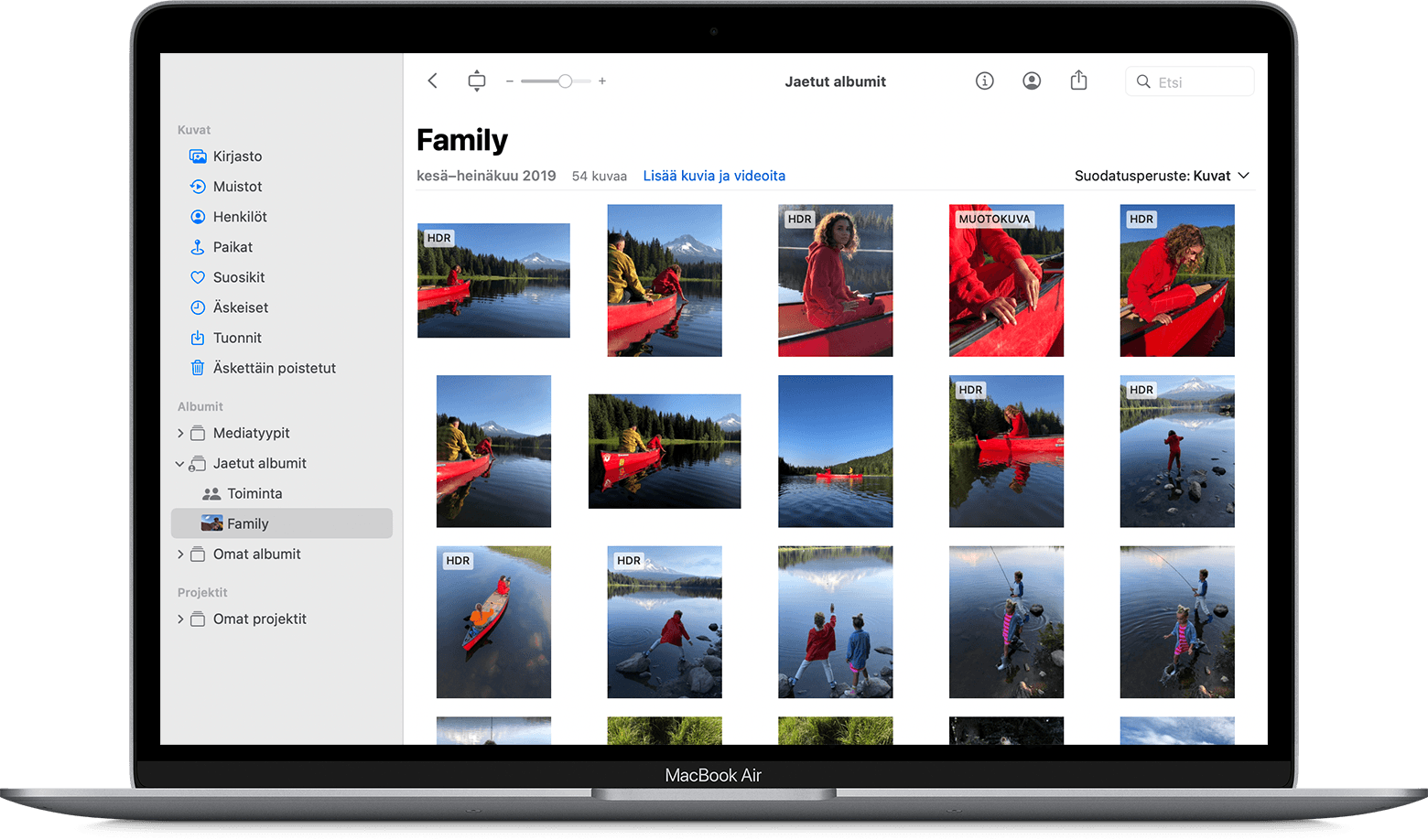 MacBook Air ja Kuvat-appi, jossa näkyy jaettu perhealbumi