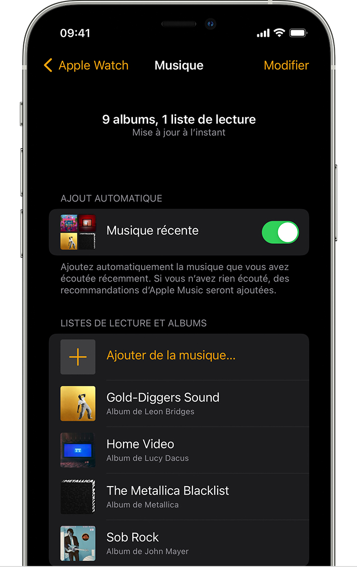 L’app Apple Watch sur iPhone affiche les listes de lecture et les albums que vous pouvez ajouter.