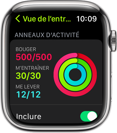 Une Apple Watch montrant la progression des Anneaux Activité durant une course.