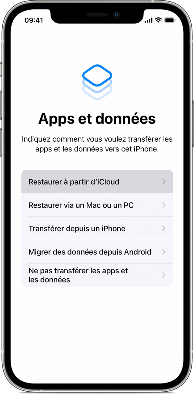 iPhone affichant l’écran Apps et données avec l’option « Restaurer à partir d’iCloud » sélectionnée.
