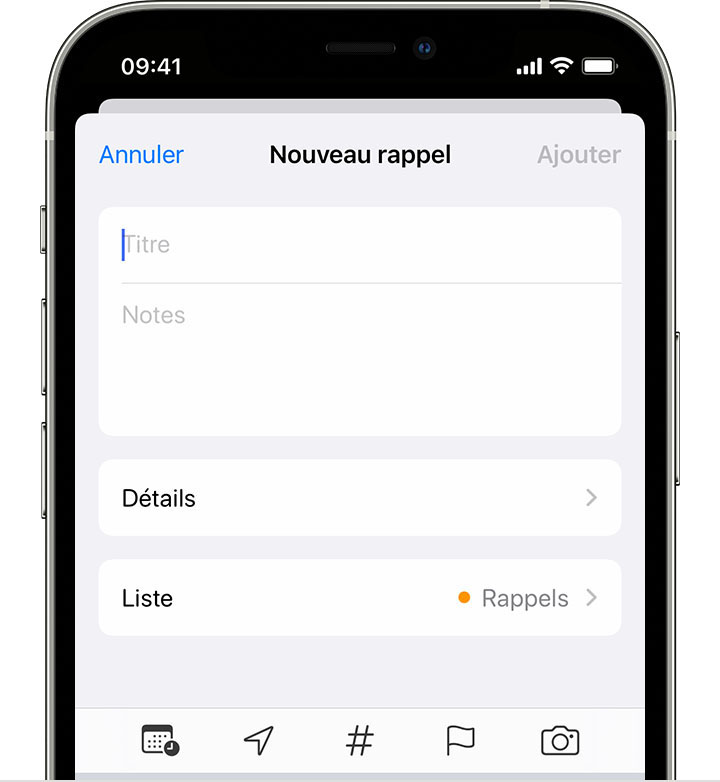 Un iPhone affichant l’écran Nouveau rappel, où vous pouvez ajouter un titre, des notes et d’autres détails pour créer votre rappel.