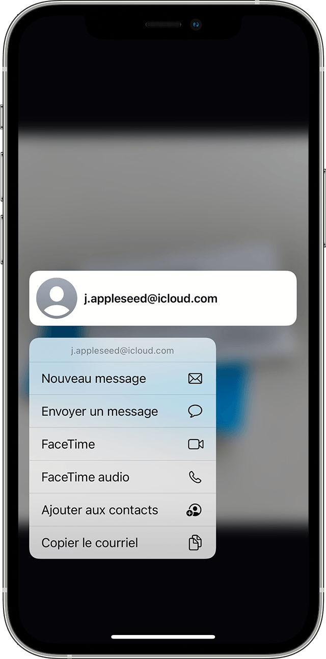 Les options permettant d’effectuer un appel ou d’envoyer un courriel avec Texte en direct sur un iPhone