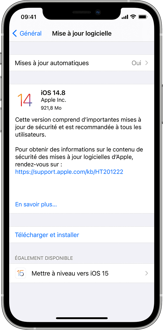 L’app Réglages sur iPhone affichant les options de mise à jour vers iOS 14.8 ou iOS 15.