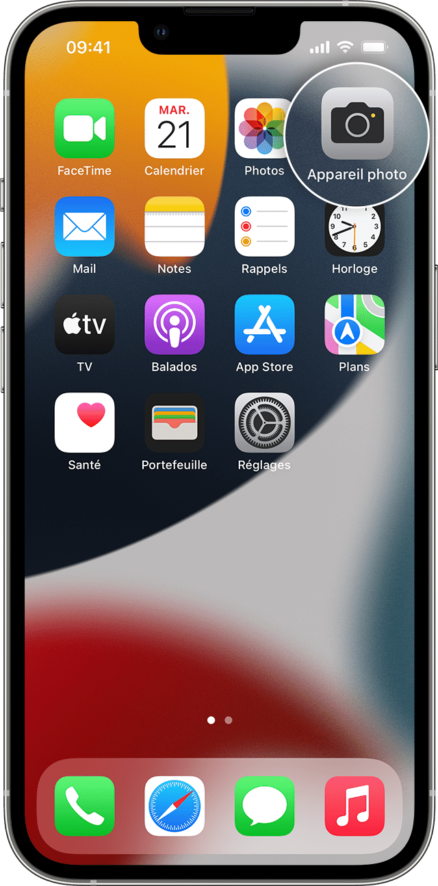 Écran d’accueil d’iPhone, avec l’icône de l’app Appareil photo agrandie