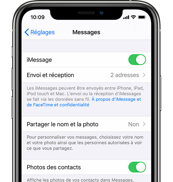 Réglages relatifs à iMessage sur un iPhone.
