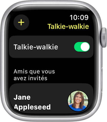 Apple Watch montrant l’app Talkie-walkie et la liste des amis invités