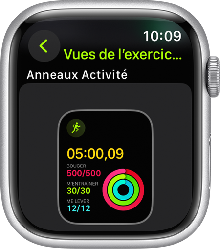 Une Apple Watch qui affiche la progression des anneaux Activité pendant une séance de course à pied.