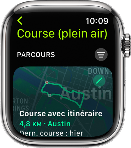 Une Apple Watch qui affiche un itinéraire disponible pour une séance de course à pied.