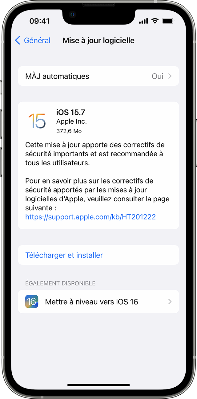 App Réglages sur un iPhone affichant l’option de mise à jour vers iOS 15.7 et l’option de mise à niveau vers iOS 16