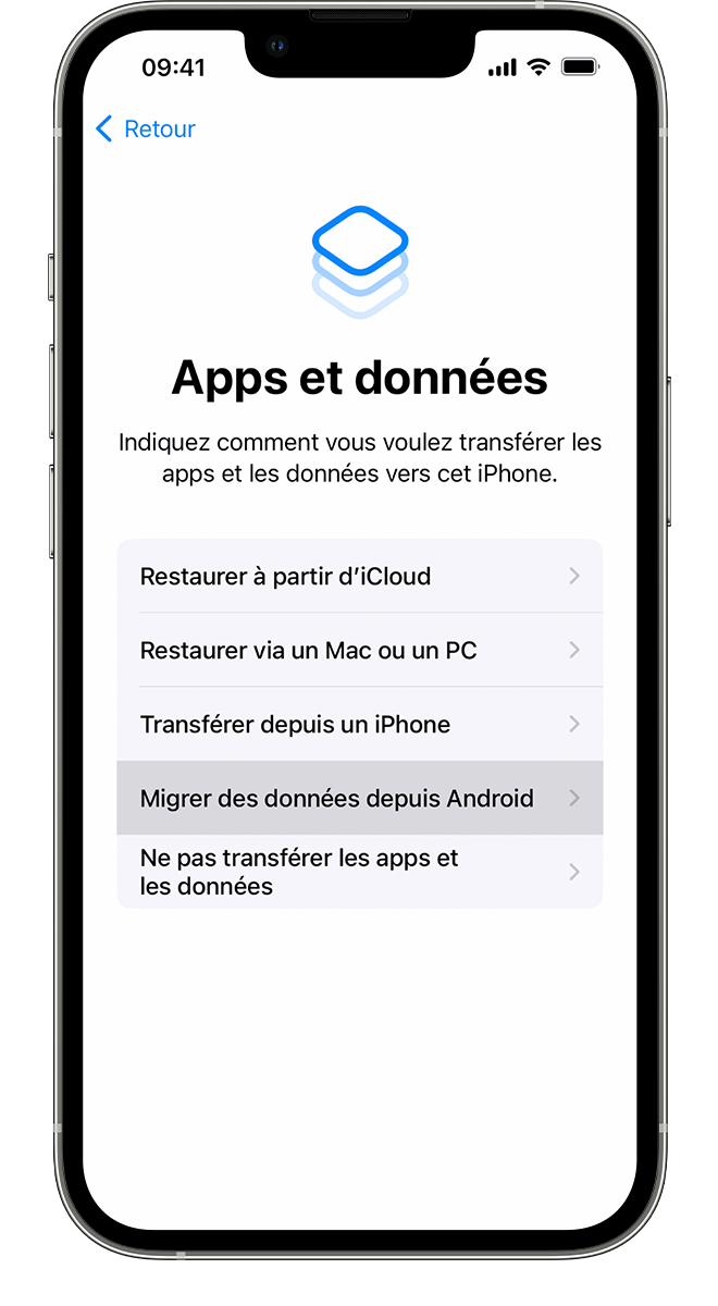 Un nouvel iPhone affichant l’écran Apps et données, où vous choisissez la manière dont vous souhaitez transférer vos données. L’option Migrer des données depuis Android est sélectionnée.