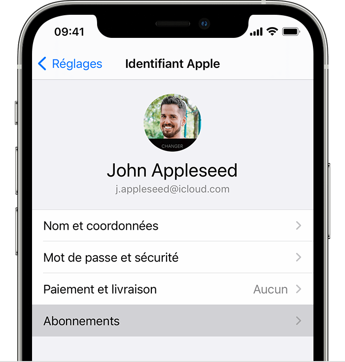 iPhone affichant l’option de menu Abonnements dans Réglages