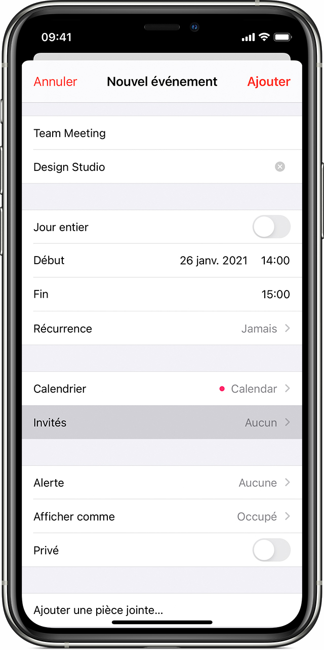 Écran d’ajout d’un nouvel événement dans l’app Calendrier de l’iPhone avec l’option « Invités » sélectionnée