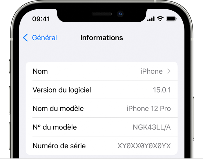 iPhone affichant l’écran Informations avec la version du logiciel indiquée sous le nom de l’appareil.