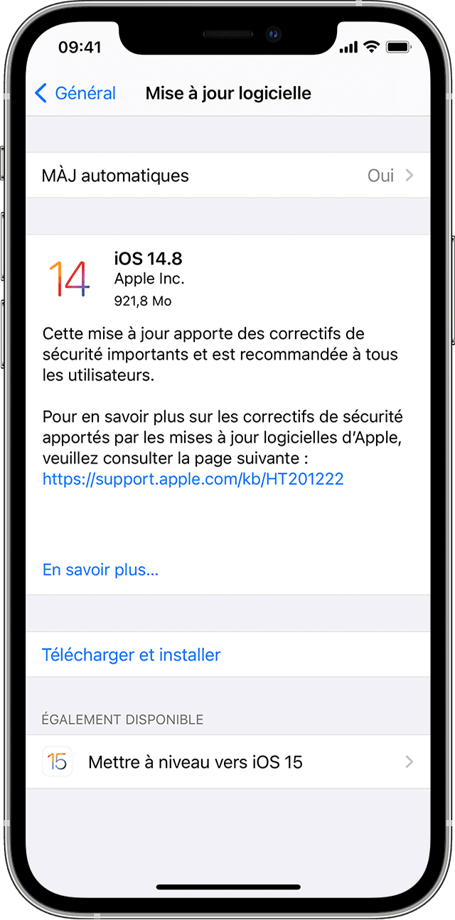 L'app Réglages sur iPhone affichant les options de mise à jour vers iOS 14.8 ou iOS 15.