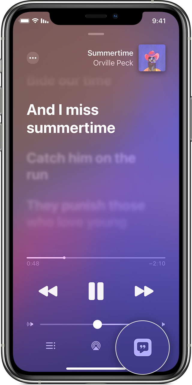 iPhone המראה מילים של שיר והלחצן 'מילים' בפינה הימנית התחתונה