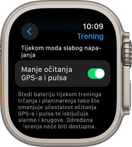 Zaslon postavki treninga na Apple Watch uređaju na kojem se prikazuju postavku Manje očitanja GPS-a i pulsa
