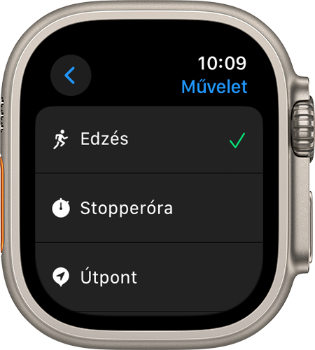 Egy Apple Watch Ultrán a Művelet képernyő és különböző beállítások láthatók