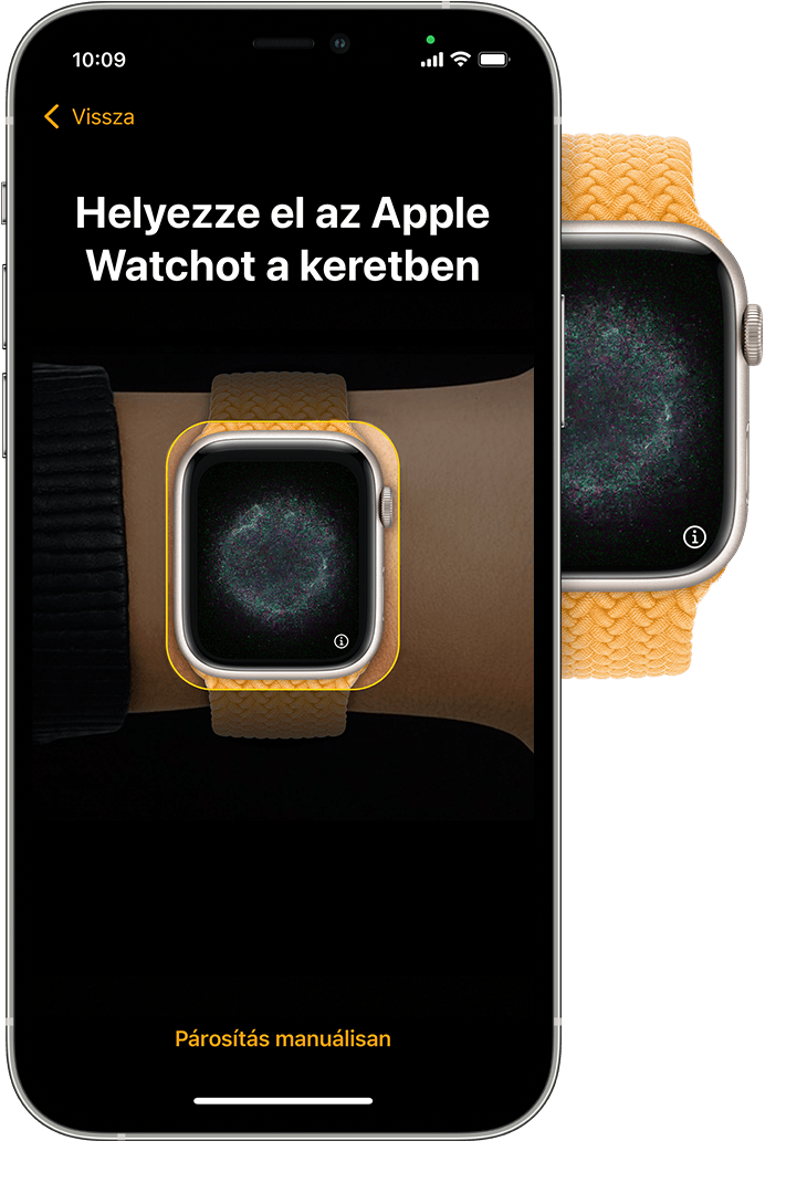 Egy iPhone, amelyen a kamera keresőjében az Apple Watch látható