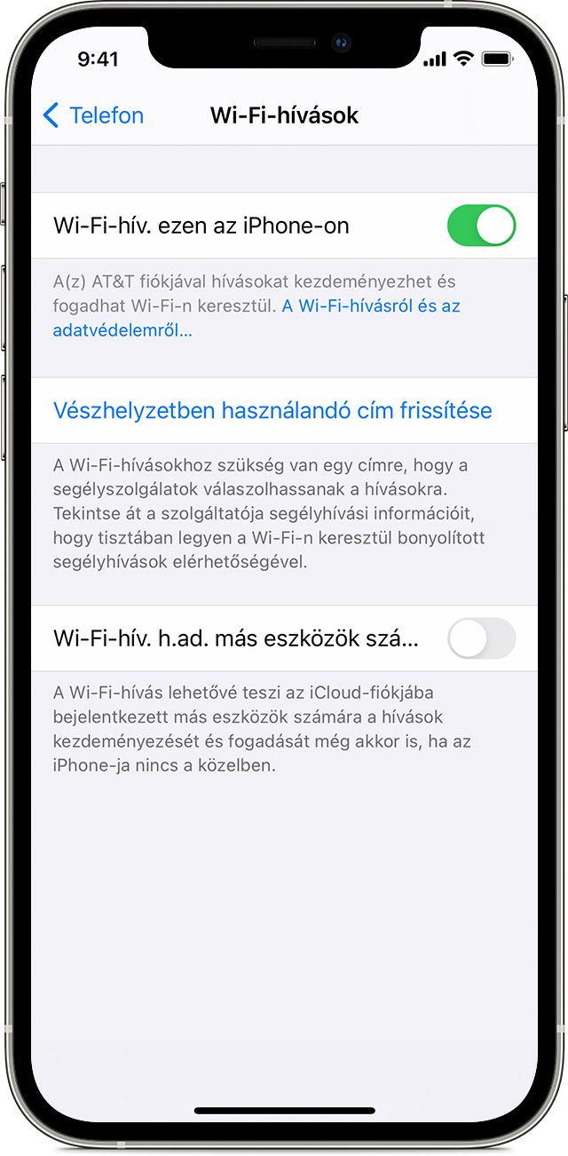 Egy iPhone, amelyen a Wi-Fi-hívások képernyő látható, a Wi-Fi-hívások ezen a telefonon funkció be van kapcsolva.