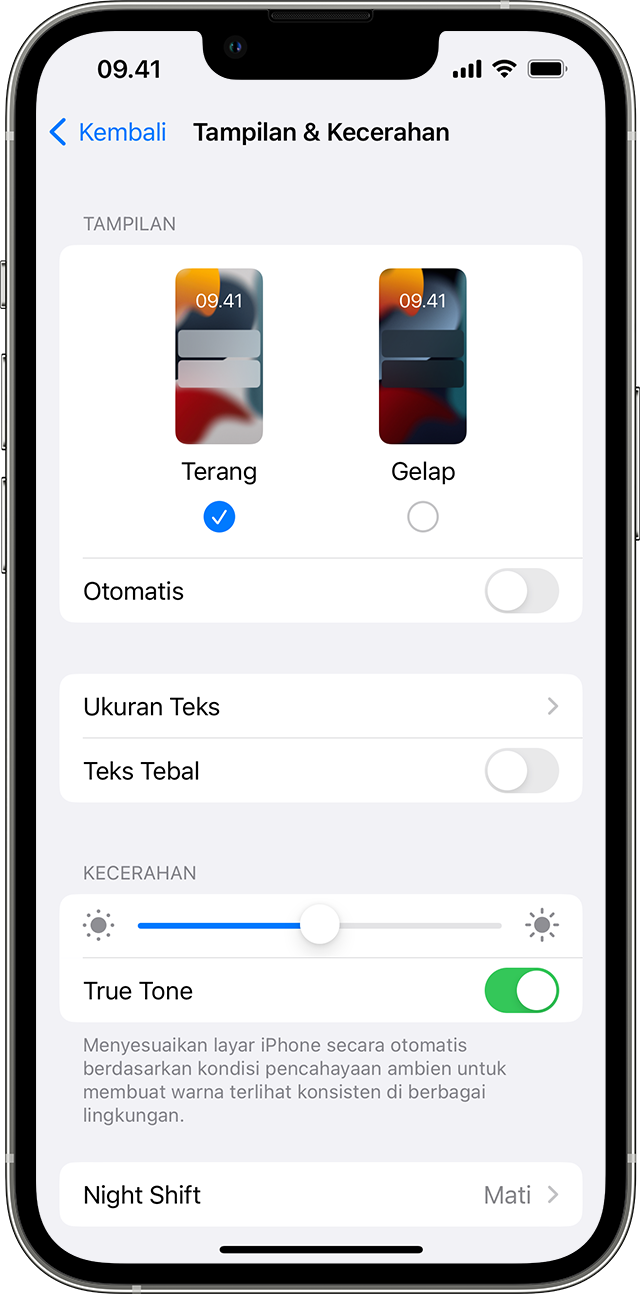 Menyesuaikan kecerahan di iPhone melalui app Pengaturan.